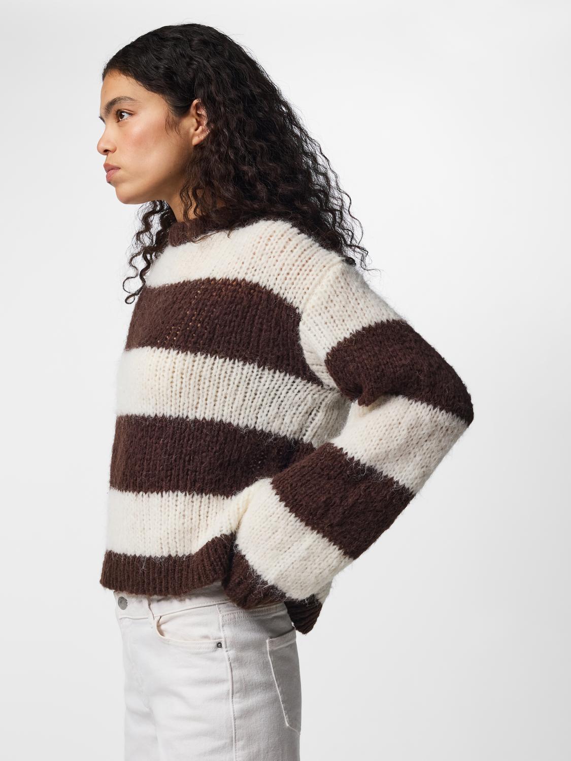 model_shot-front